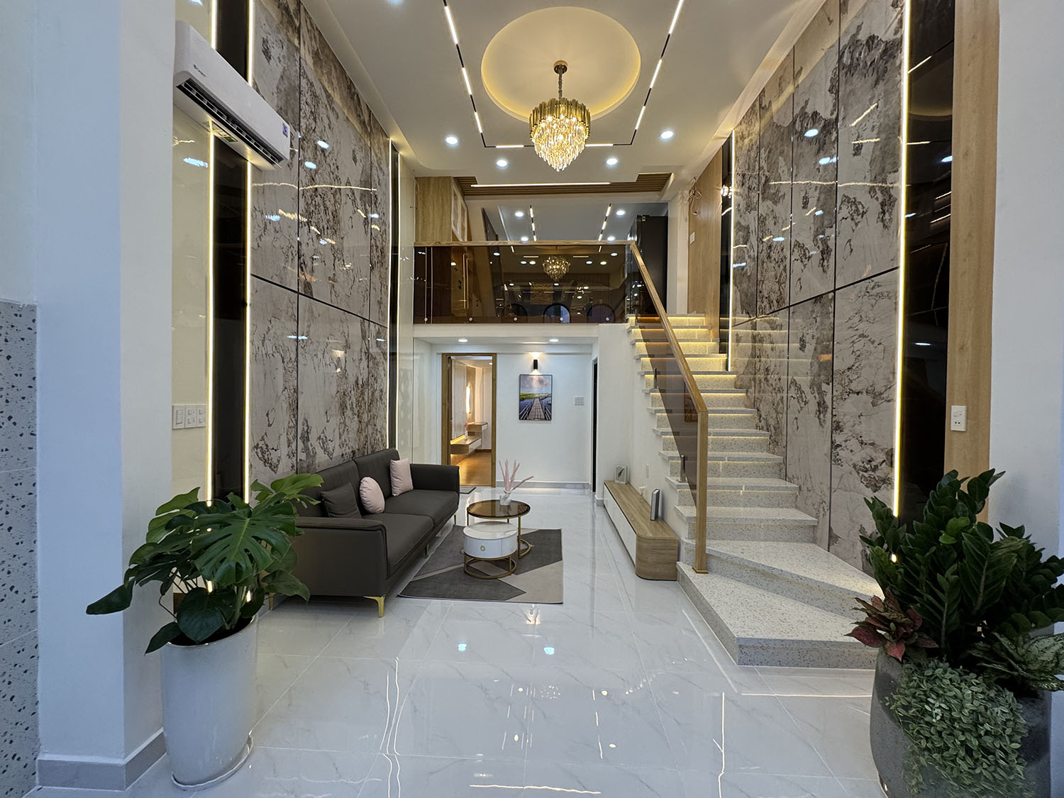 Lửng+1 lầu 4,2x12=50m2 có phòng master tầng trệt cho người lờn full nội thất khu vip Nguyễn Văn Đậu